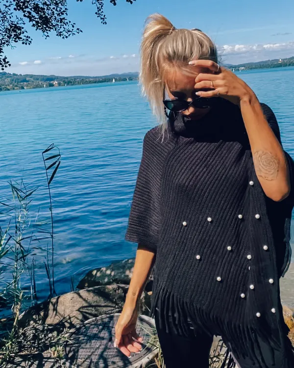 Poncho Annika