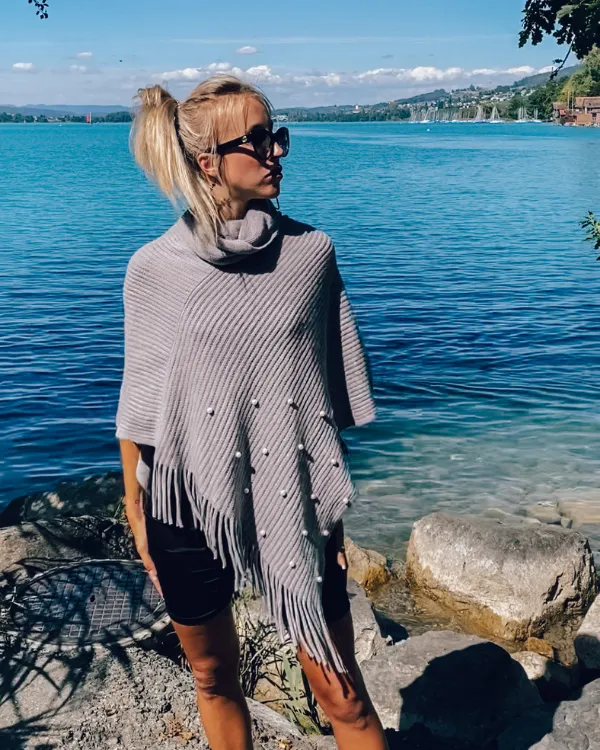 Poncho Annika
