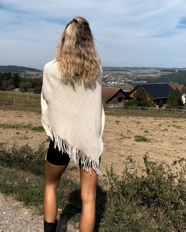 Poncho Annika