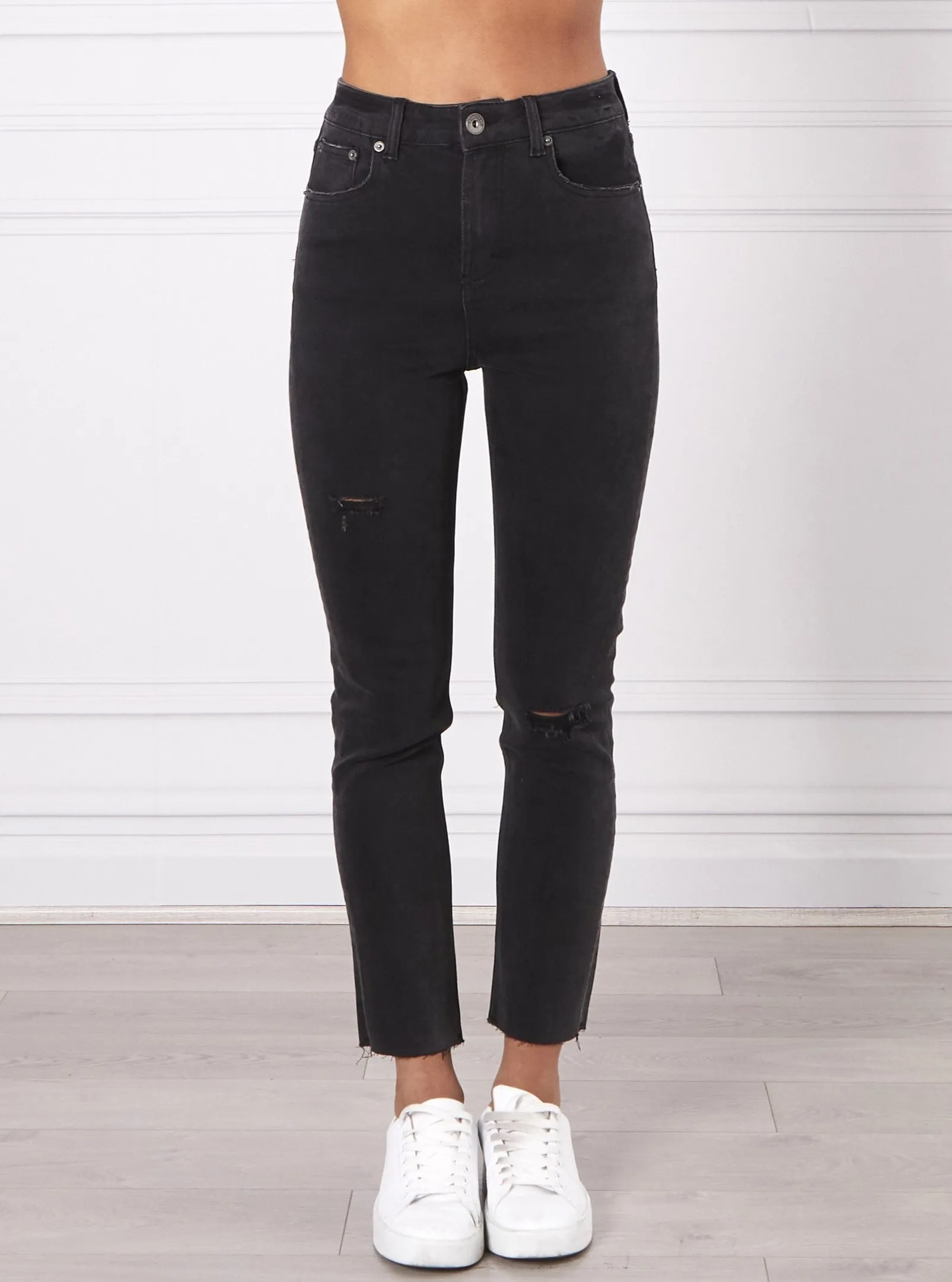 Taylor Mom Jeans - Black