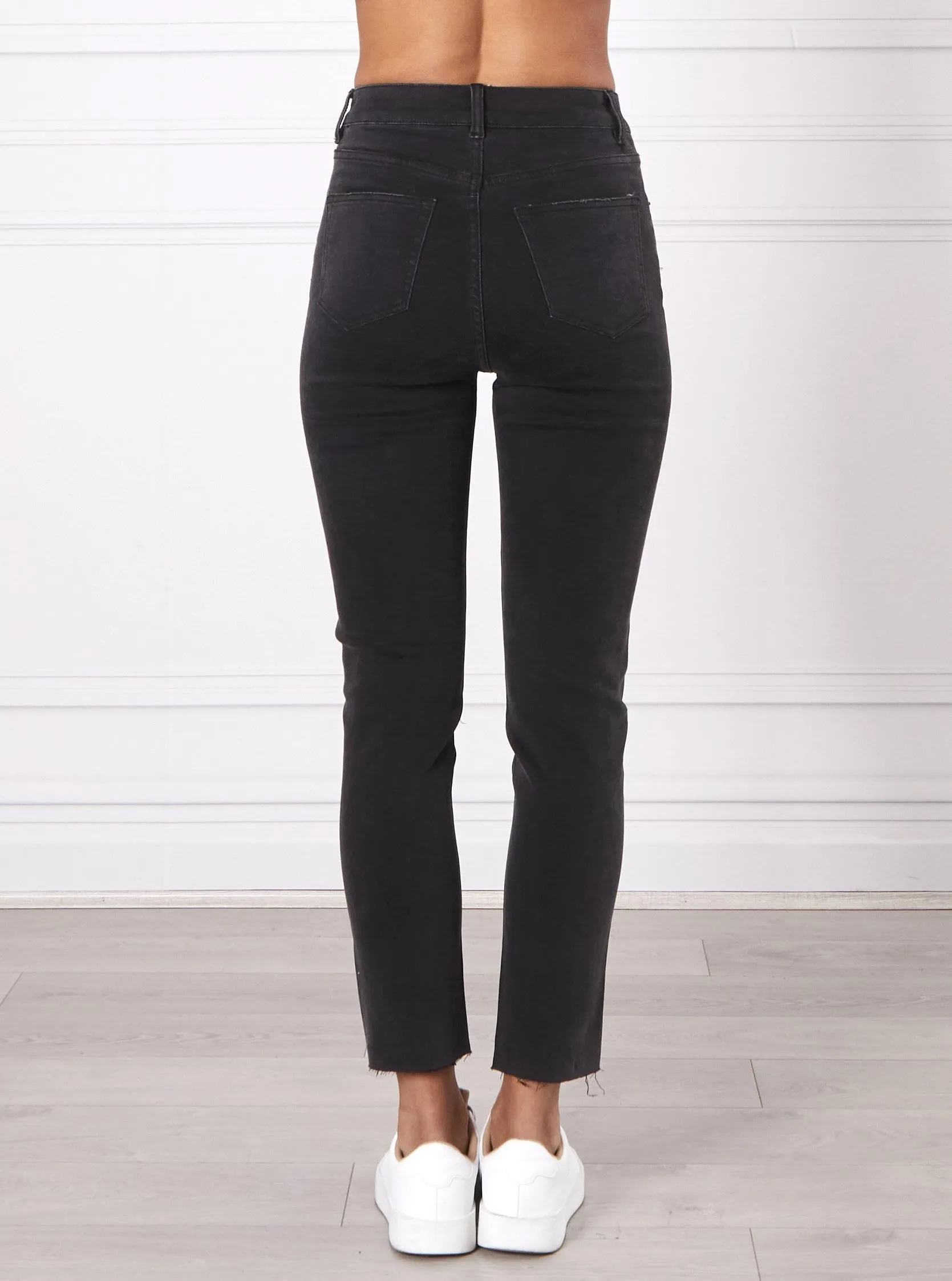 Taylor Mom Jeans - Black
